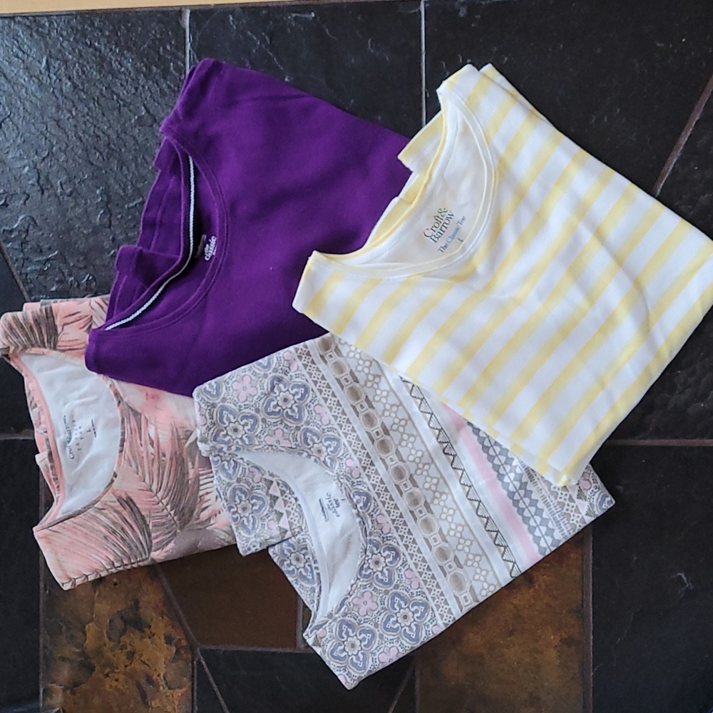 Lot of 4 short sleeve tees